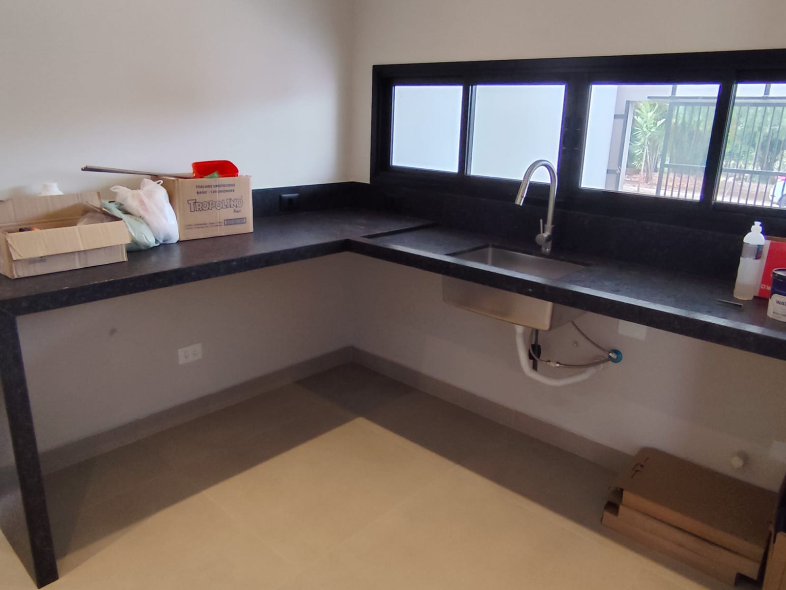 foto do anúncio Casa à venda no Jardim Chamonix, região Leste de Londrina/PR. Residência nova com 161m² de construção em terreno de 250m², pronta para morar!